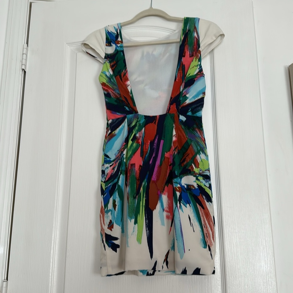 Famous maker, Slate and Willow size 2 low back dress  fully lined - Picture 4 of 6